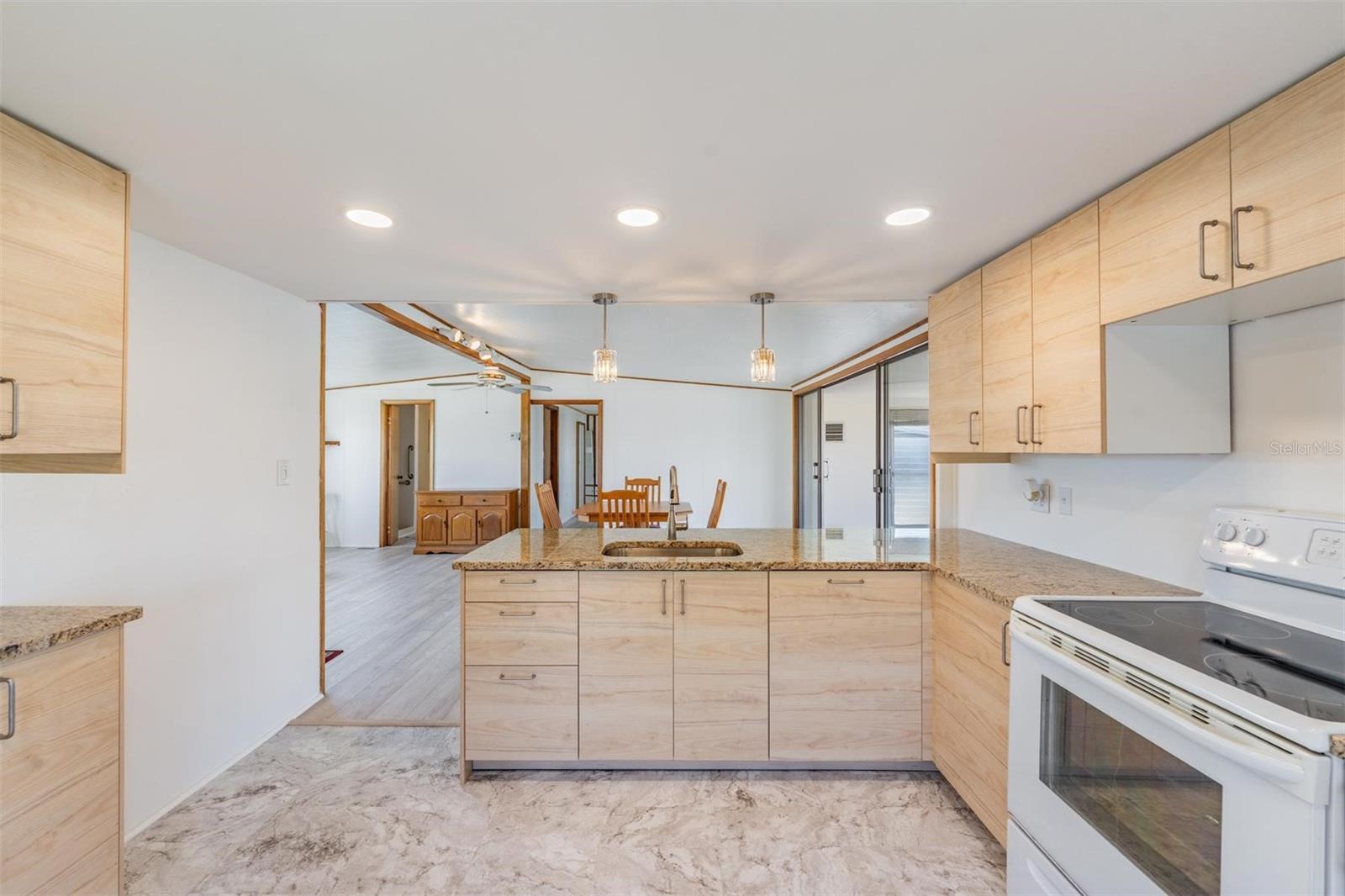 Image 11 of 35 For 4851 Gandy Blvd  B7l46