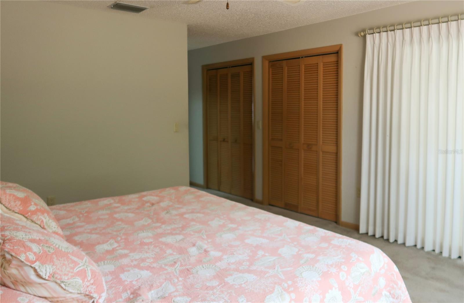 Listing photo id 18 for 44 Golfview Court
