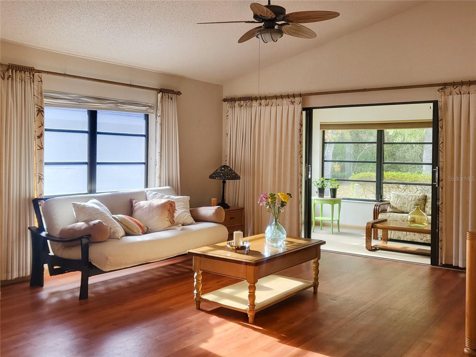 Listing photo id 1 for 44 Golfview Court