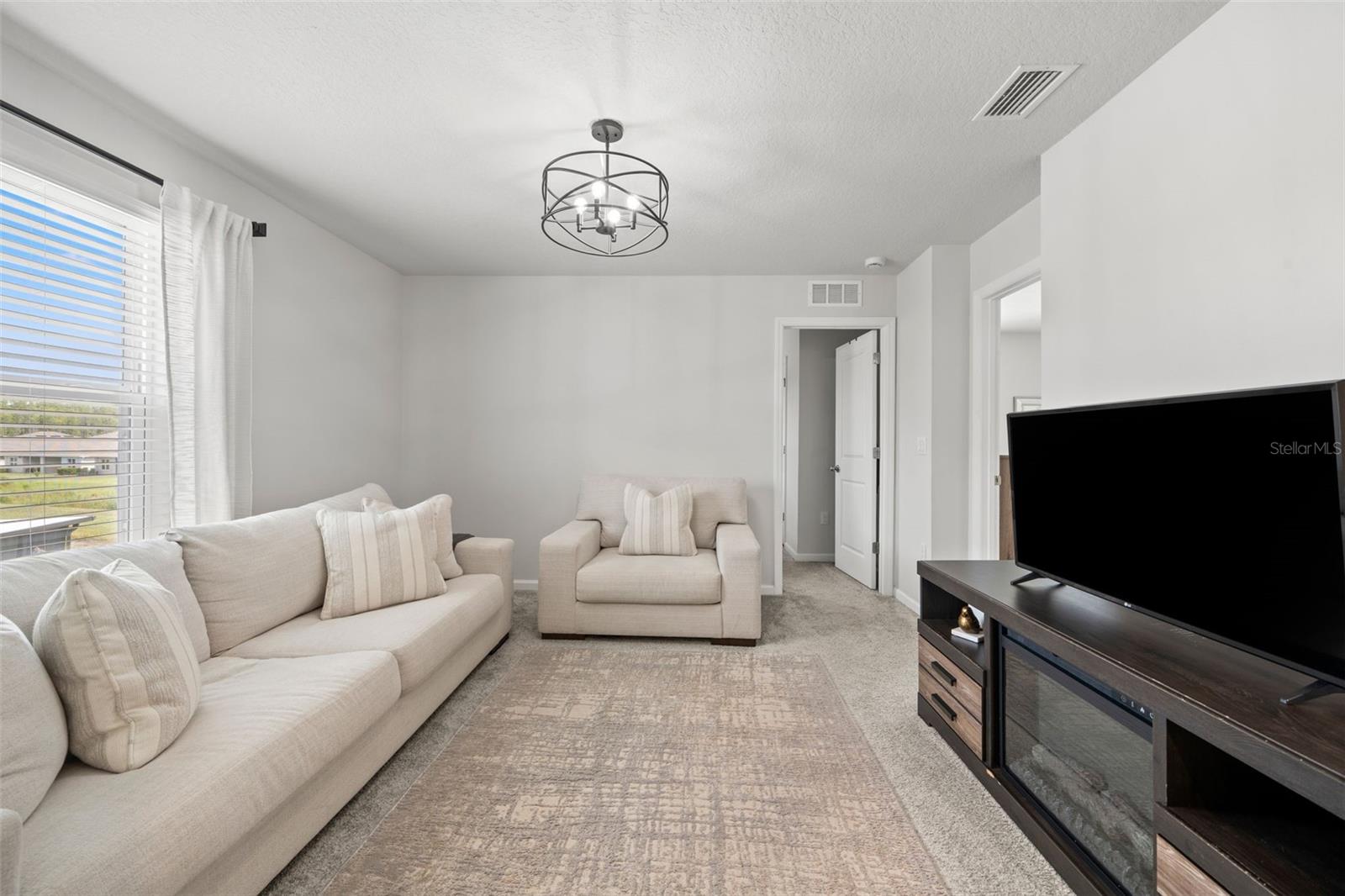 Image 14 of 34 For 17997 Dairy Farm Court