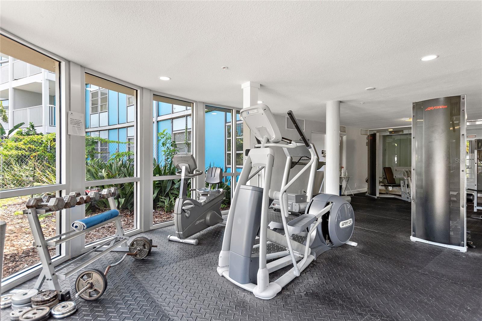 Image 15 of 22 For 3315 58th Avenue S 411