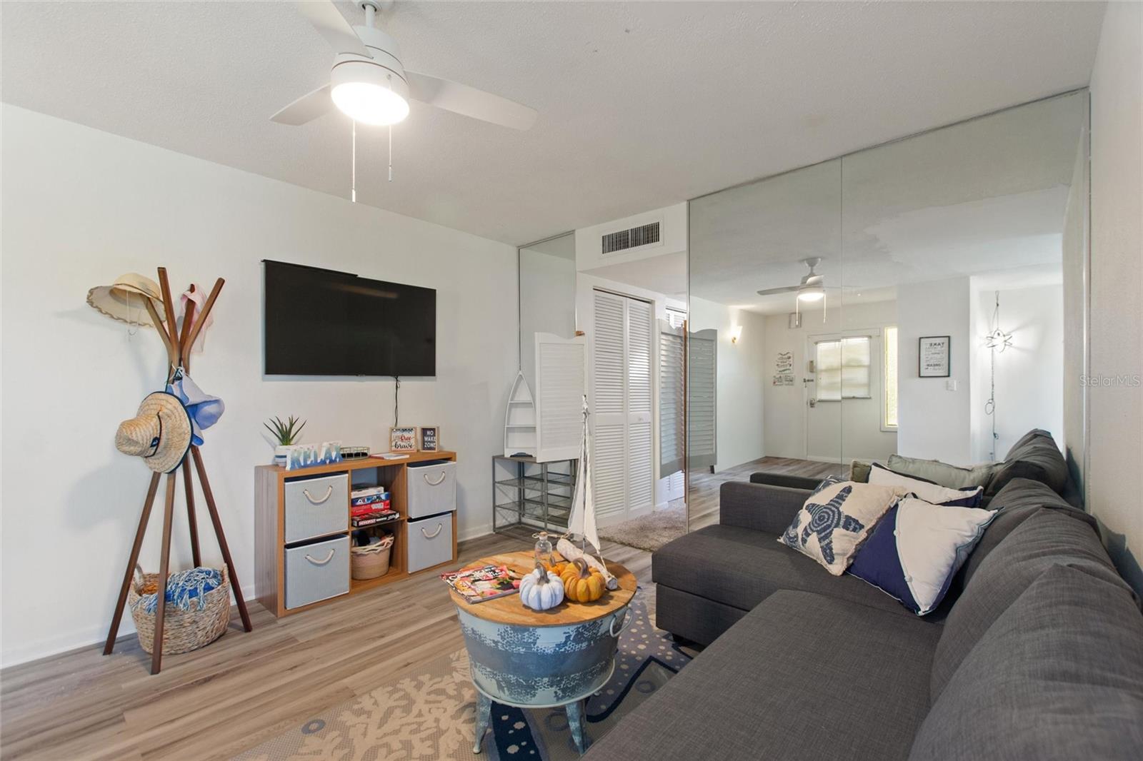 Image 15 of 31 For 6100 12th Street S 221