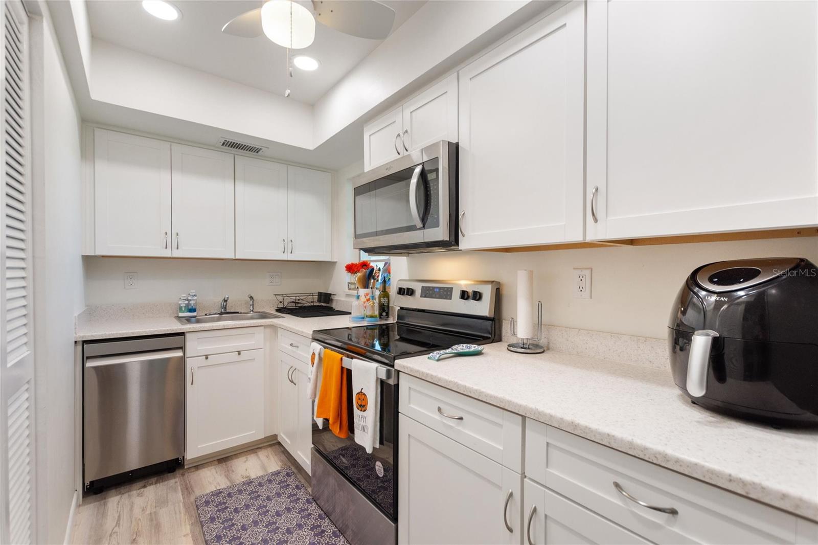 Image 20 of 31 For 6100 12th Street S 221