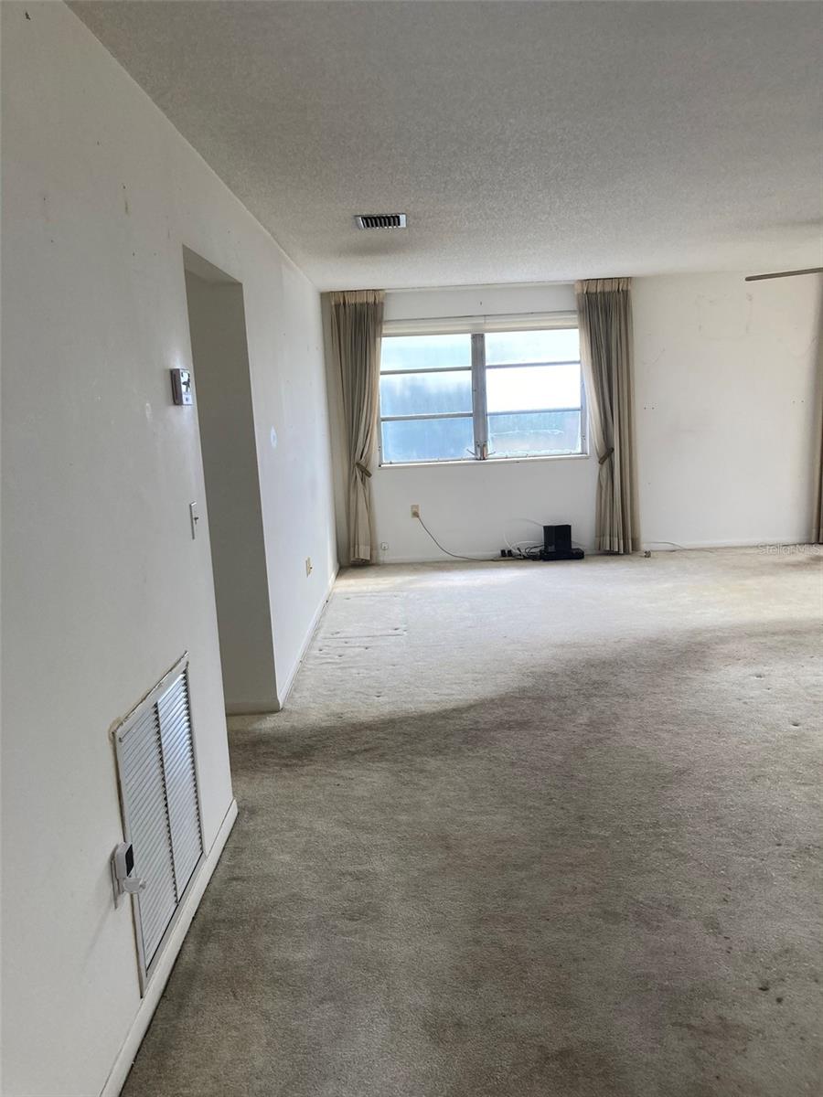 Image 5 of 46 For 5521 80th Street N 516
