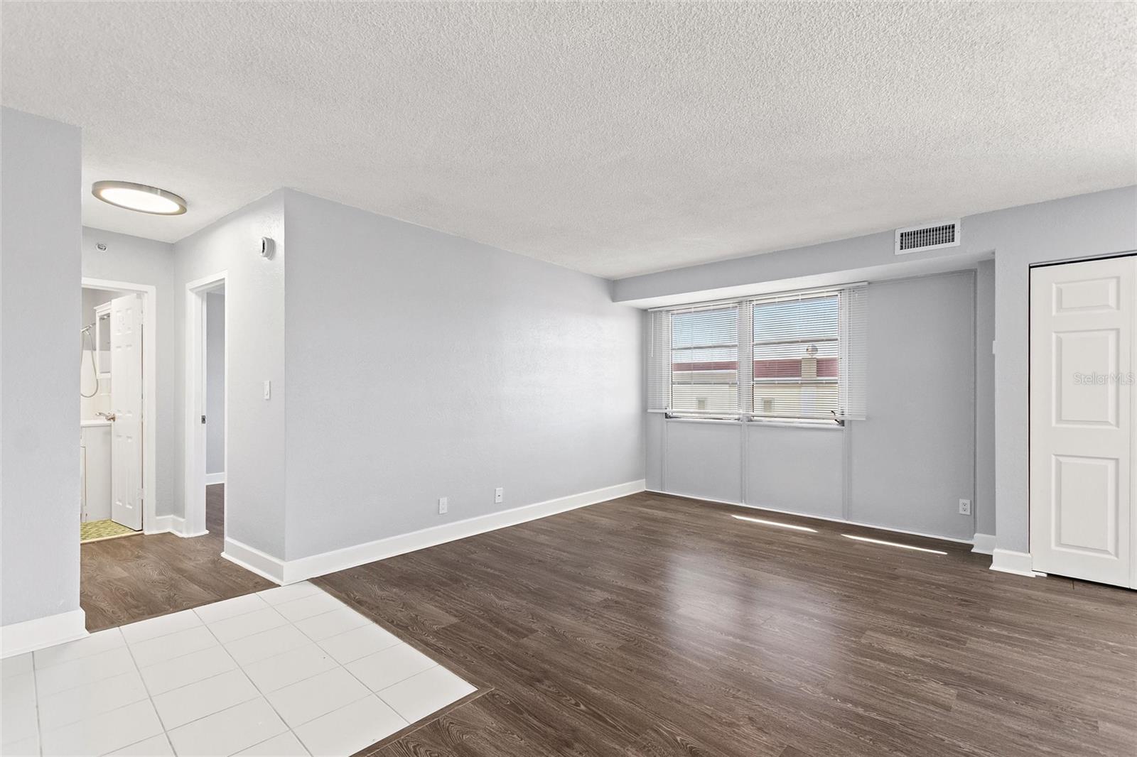 Image 10 of 39 For 3315 58th Avenue S 610