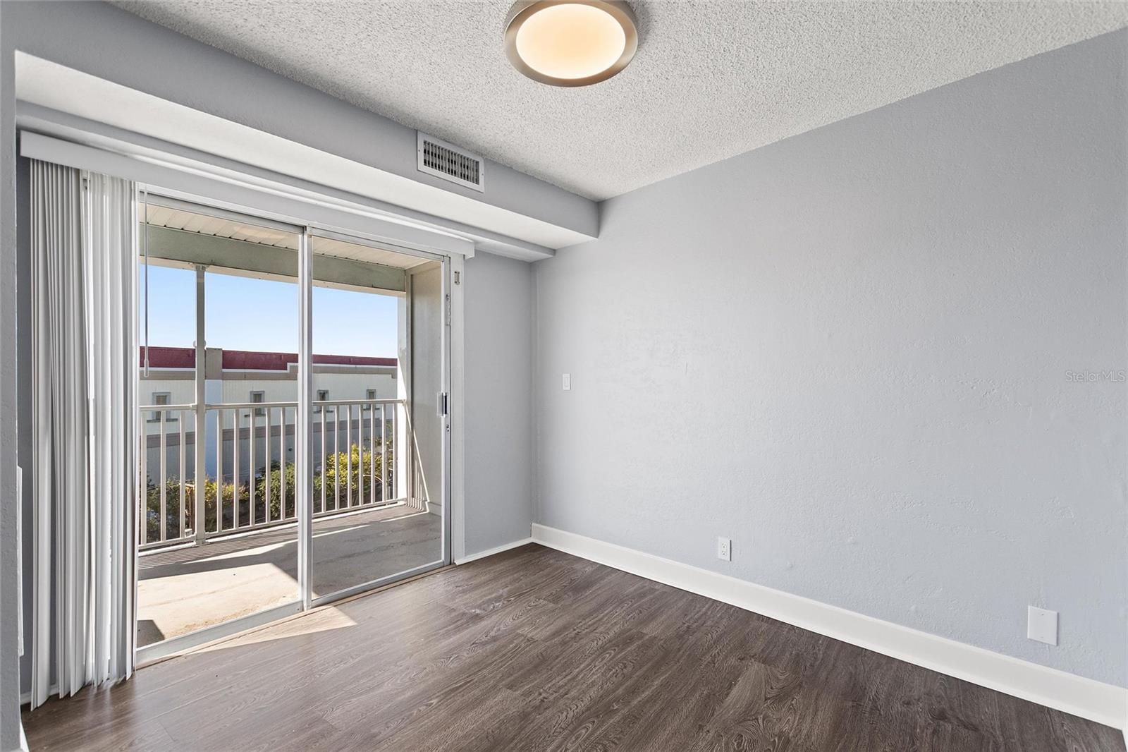 Image 14 of 39 For 3315 58th Avenue S 610