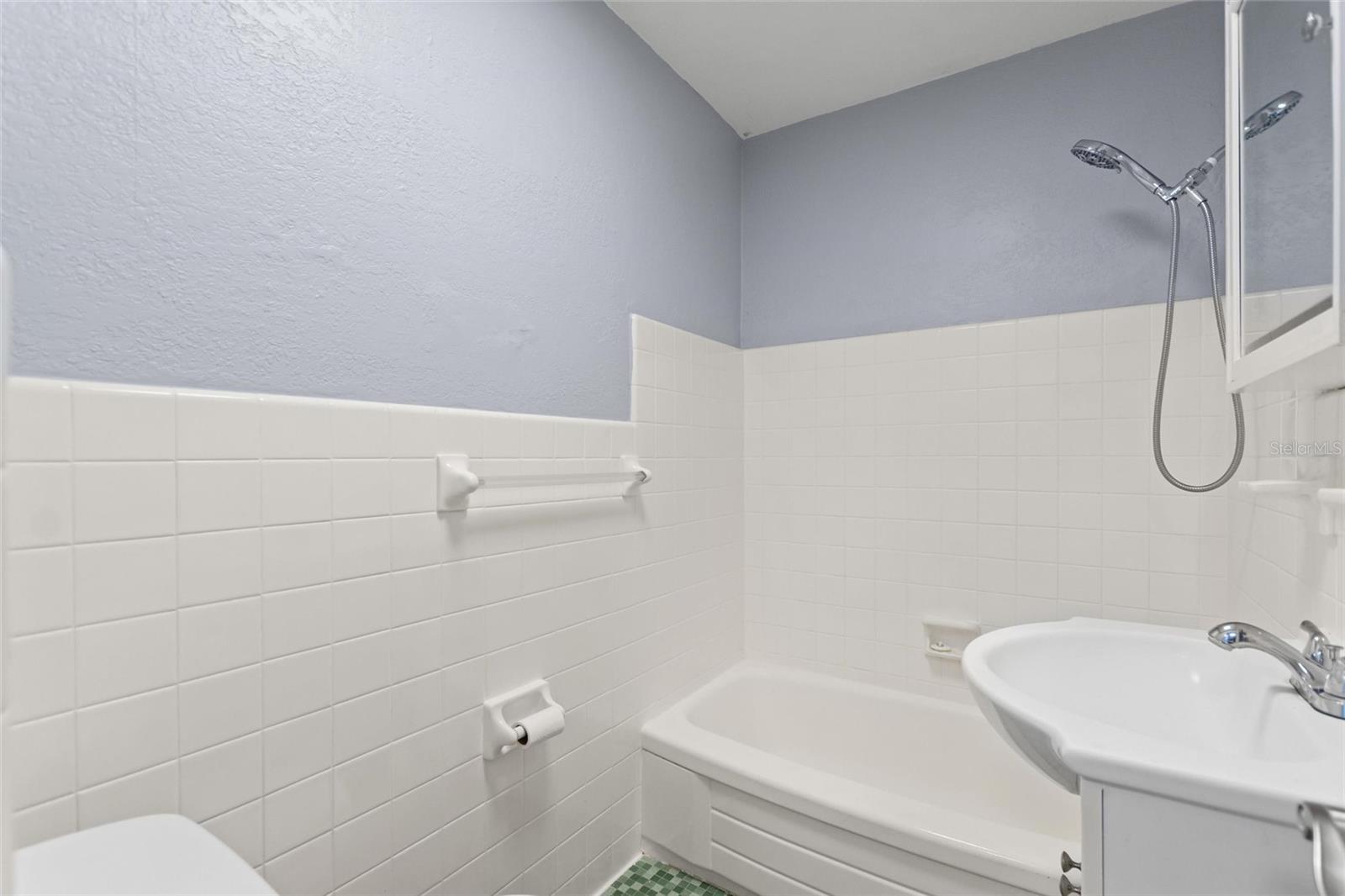 Image 21 of 39 For 3315 58th Avenue S 610