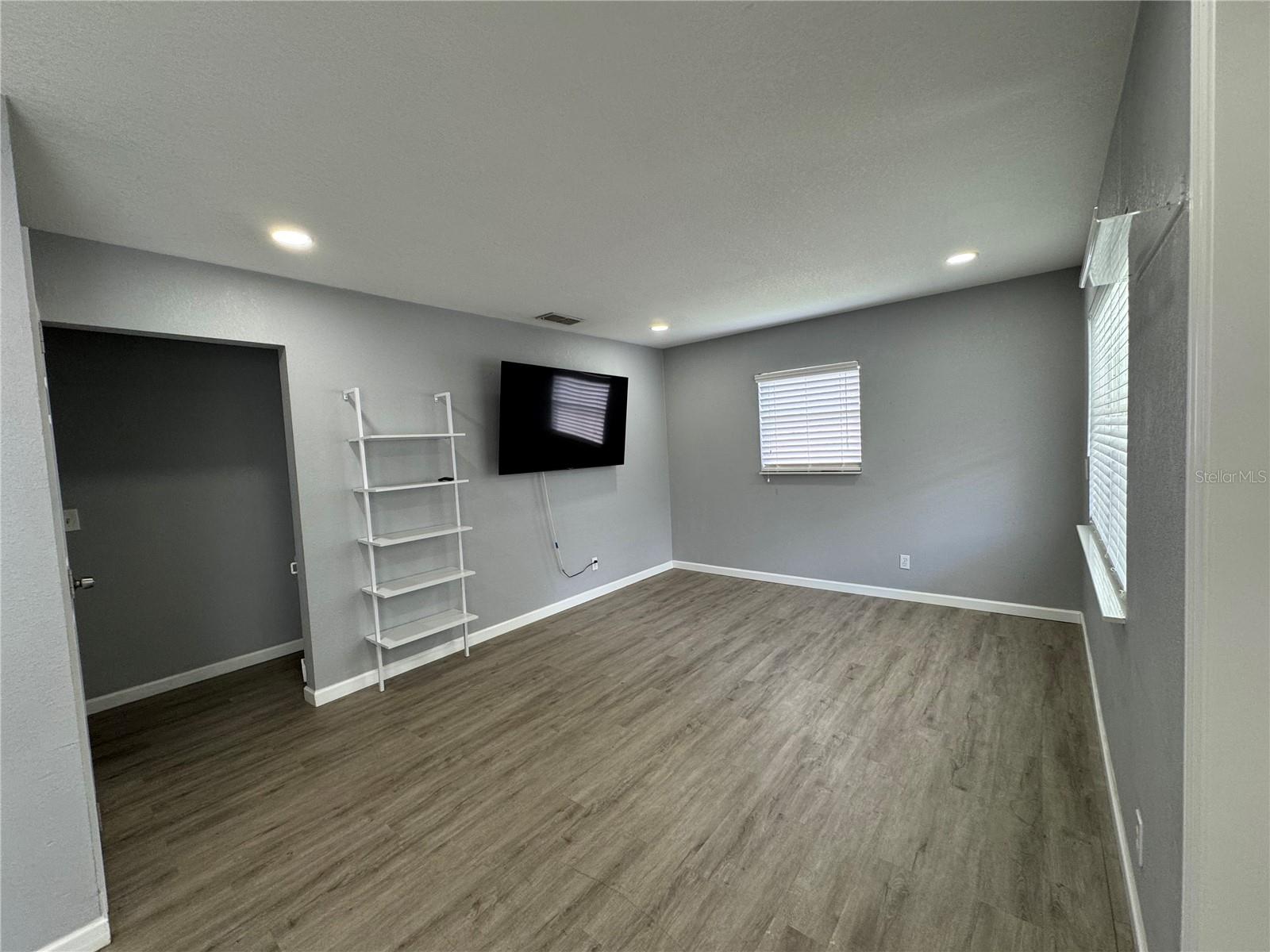 Image 9 of 34 For 7106 Sparkman Street