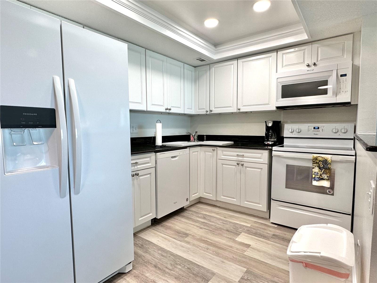 Image 10 of 47 For 851 Bayway Boulevard 905