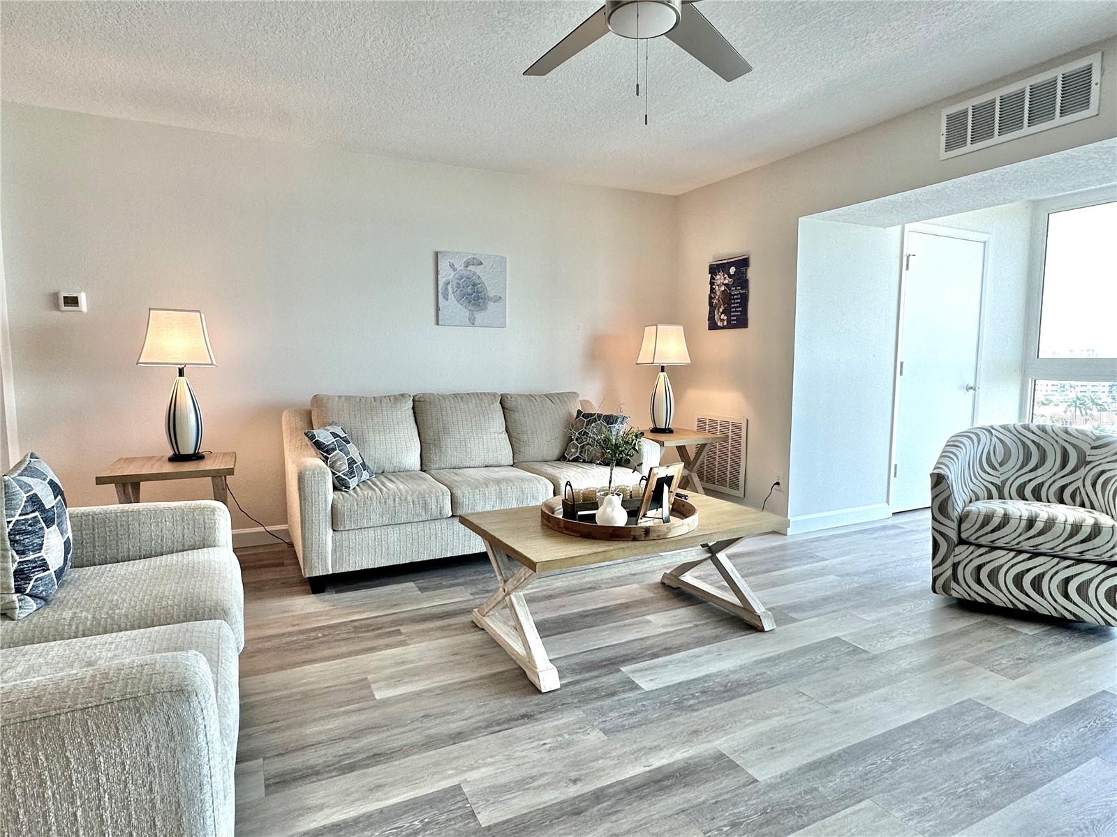 Image 17 of 47 For 851 Bayway Boulevard 905
