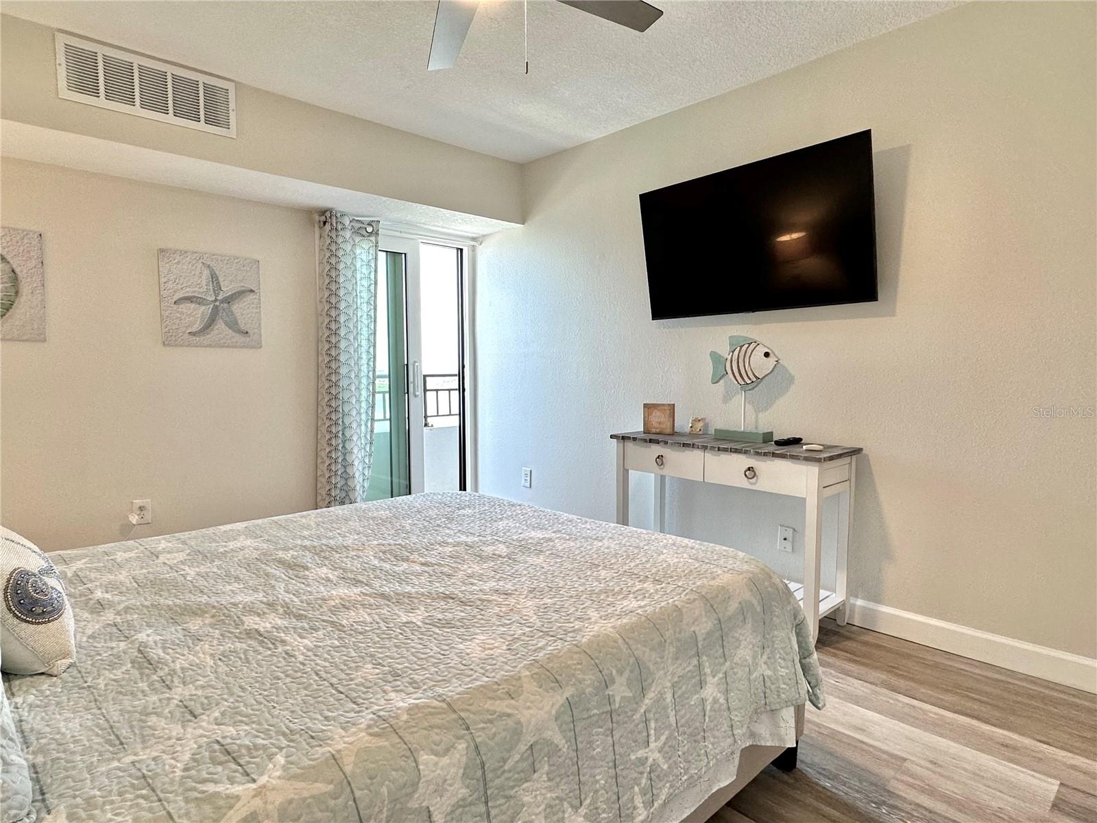 Image 27 of 47 For 851 Bayway Boulevard 905