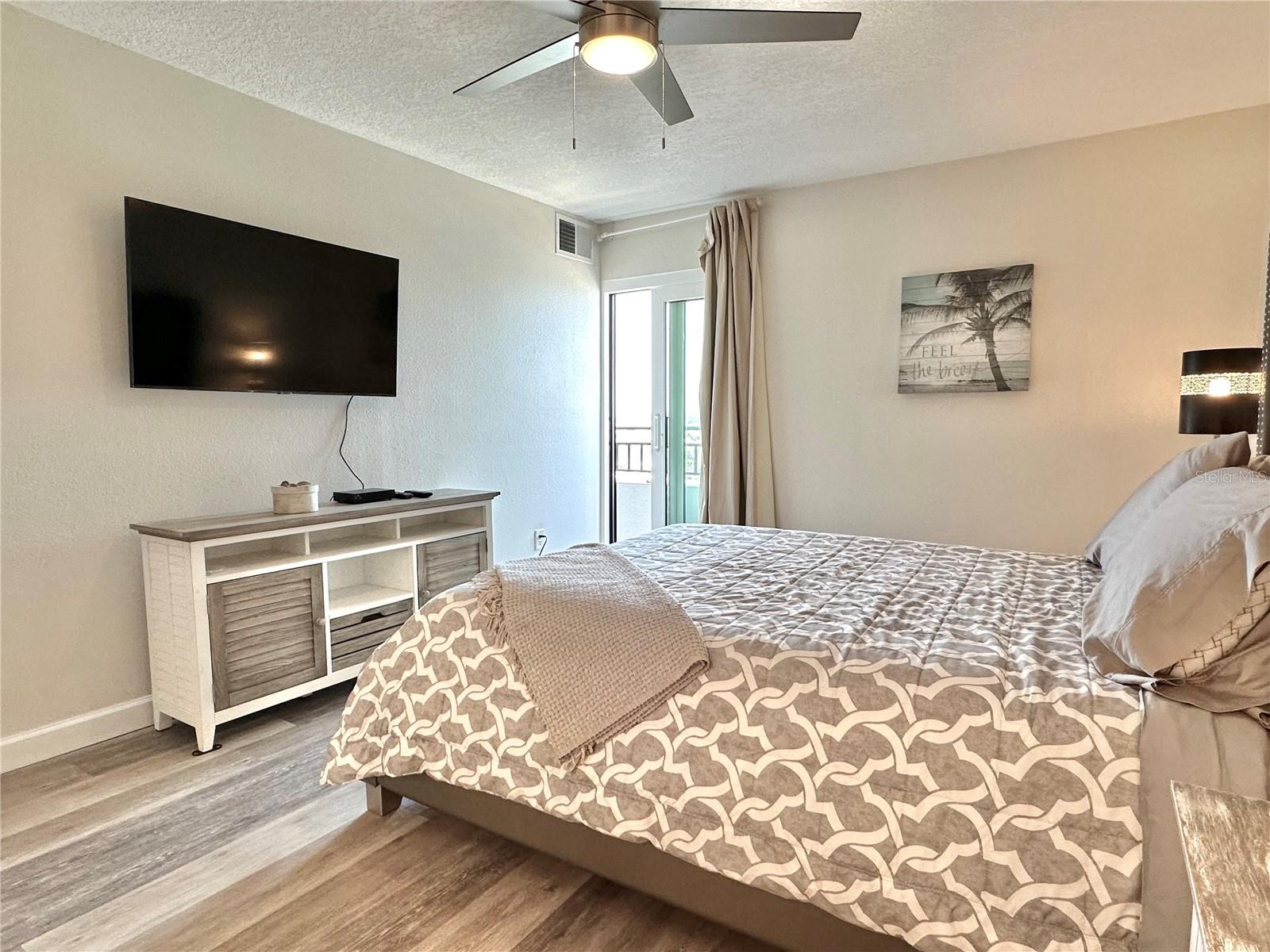 Image 36 of 47 For 851 Bayway Boulevard 905