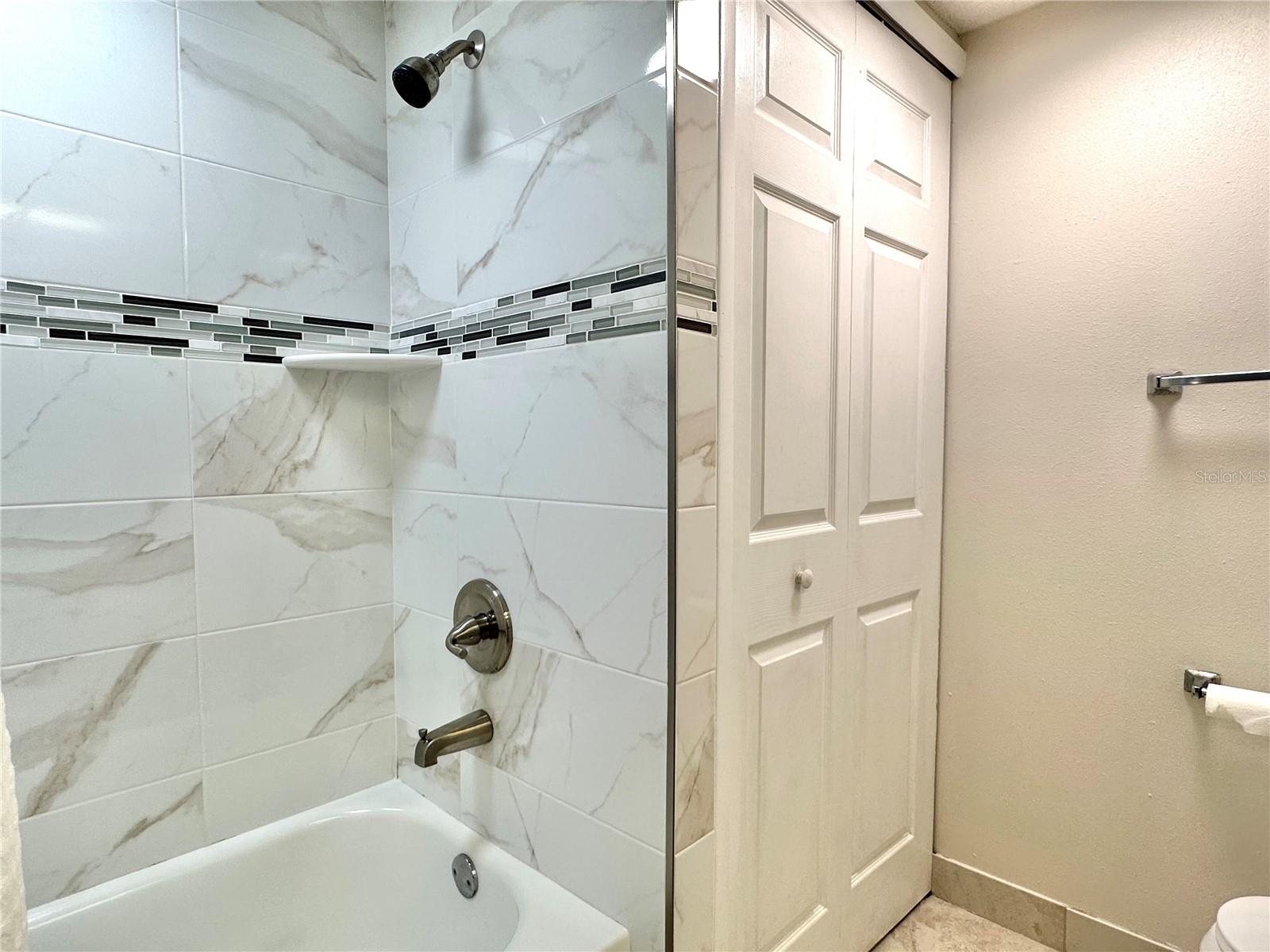 Image 42 of 47 For 851 Bayway Boulevard 905