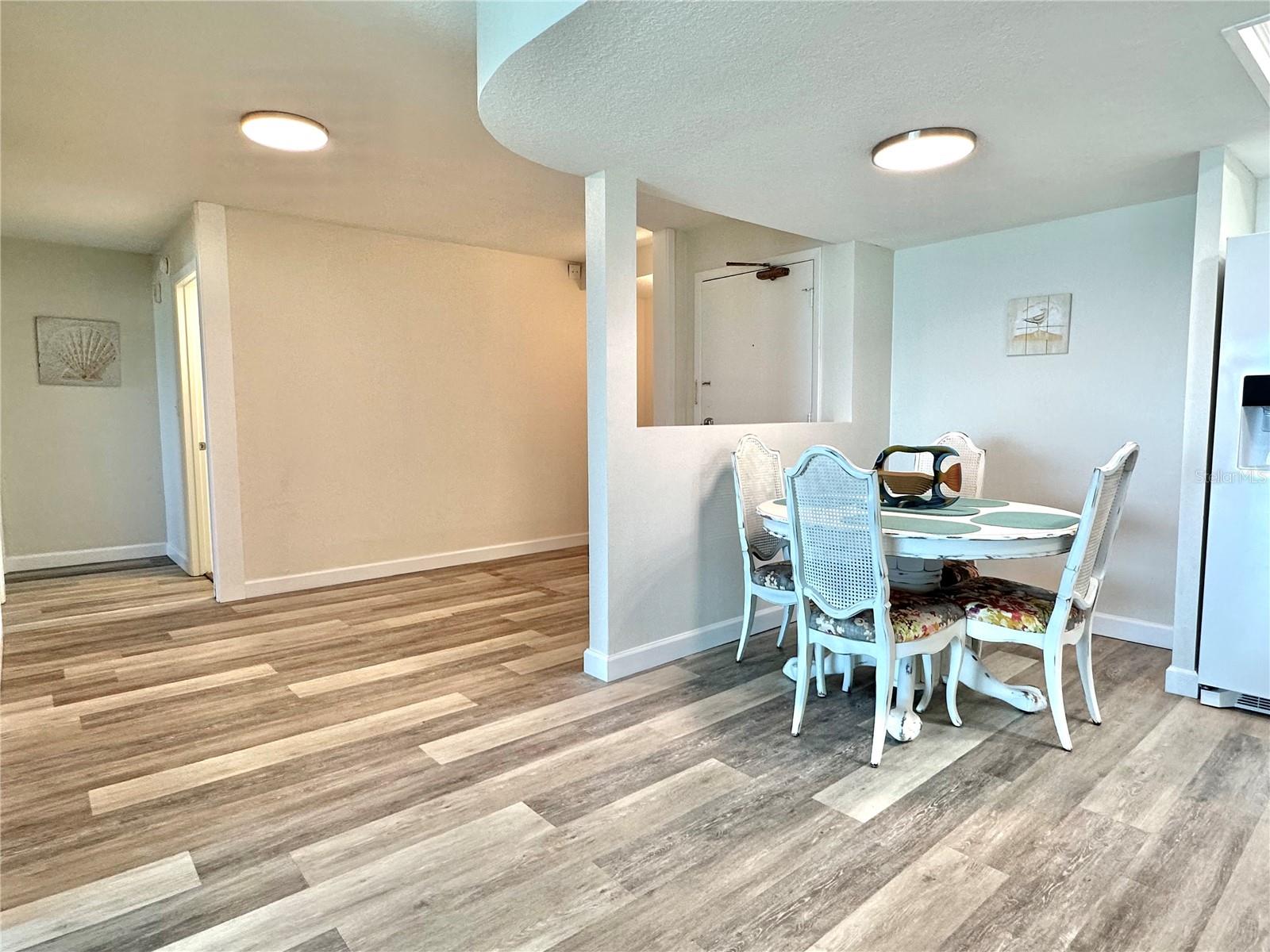 Image 6 of 47 For 851 Bayway Boulevard 905