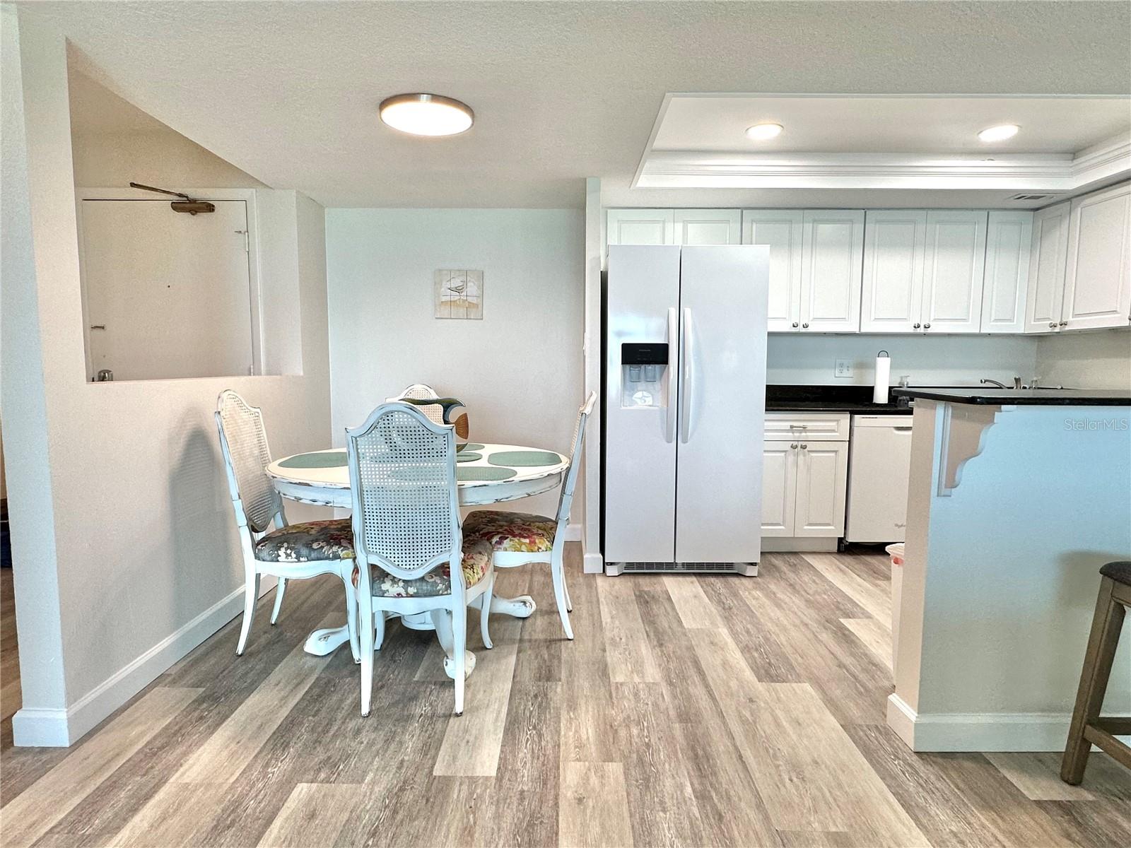 Image 7 of 47 For 851 Bayway Boulevard 905