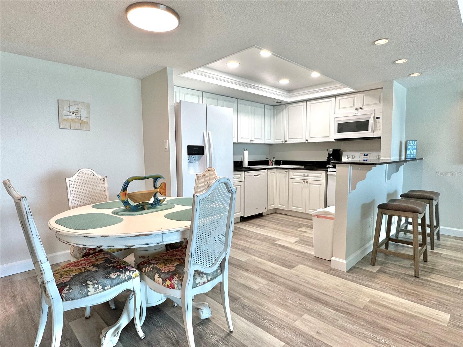 Image 8 of 47 For 851 Bayway Boulevard 905