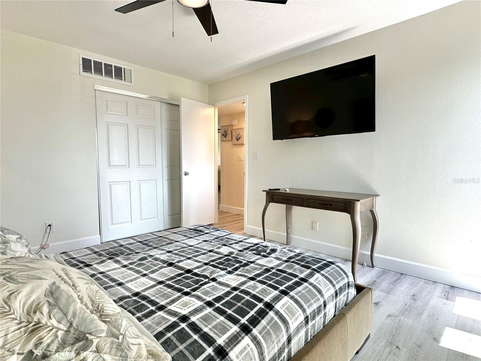 Image 22 of 46 For 855 Bayway Boulevard 907