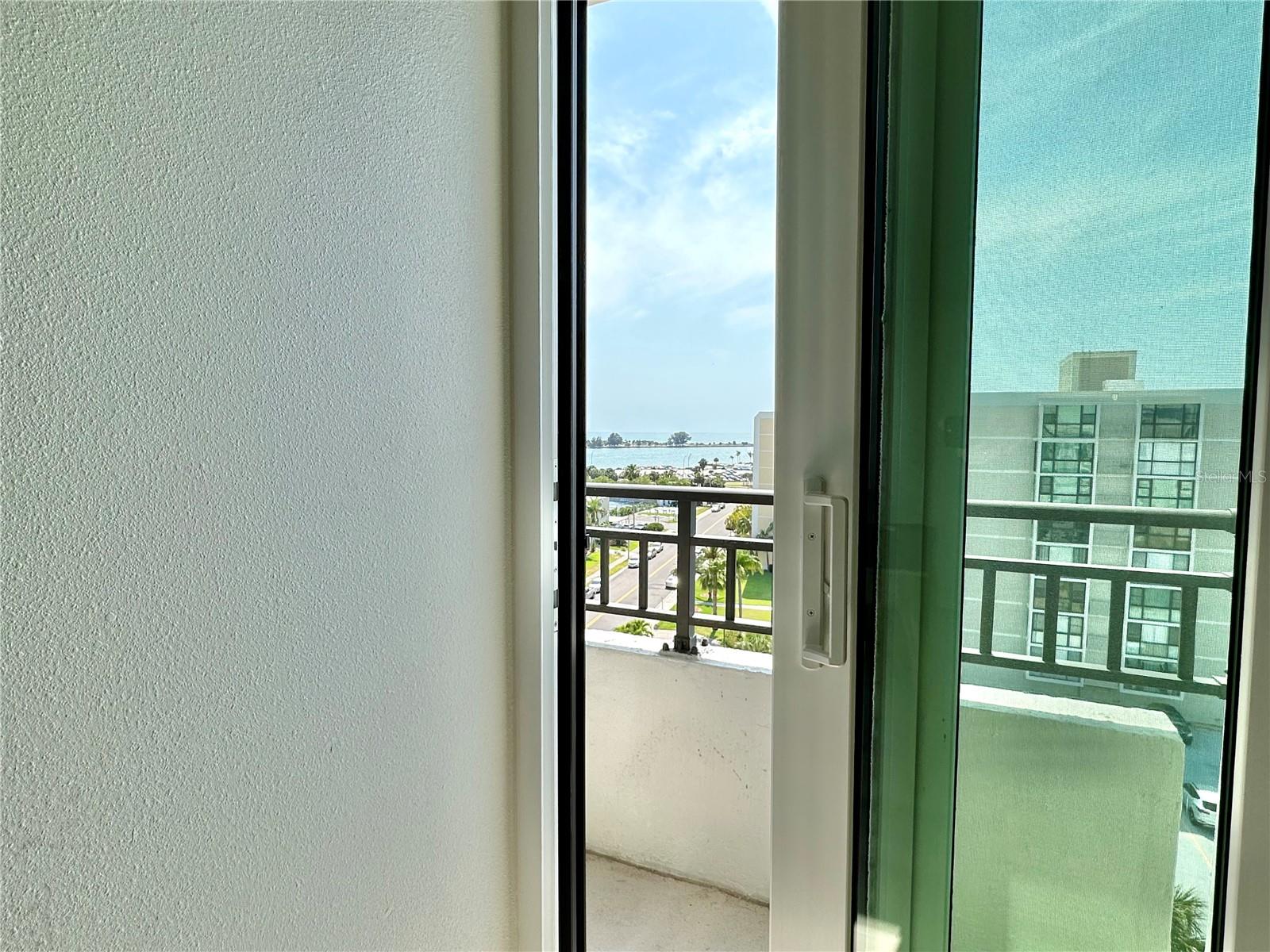 Image 23 of 46 For 855 Bayway Boulevard 907