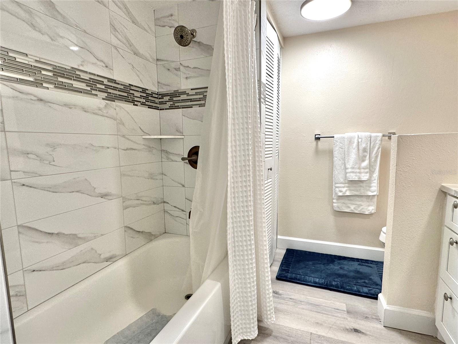 Image 34 of 46 For 855 Bayway Boulevard 907