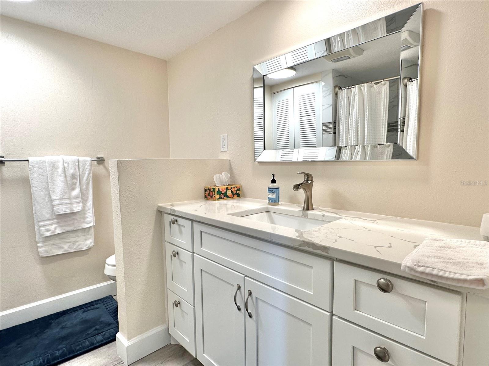 Image 35 of 46 For 855 Bayway Boulevard 907