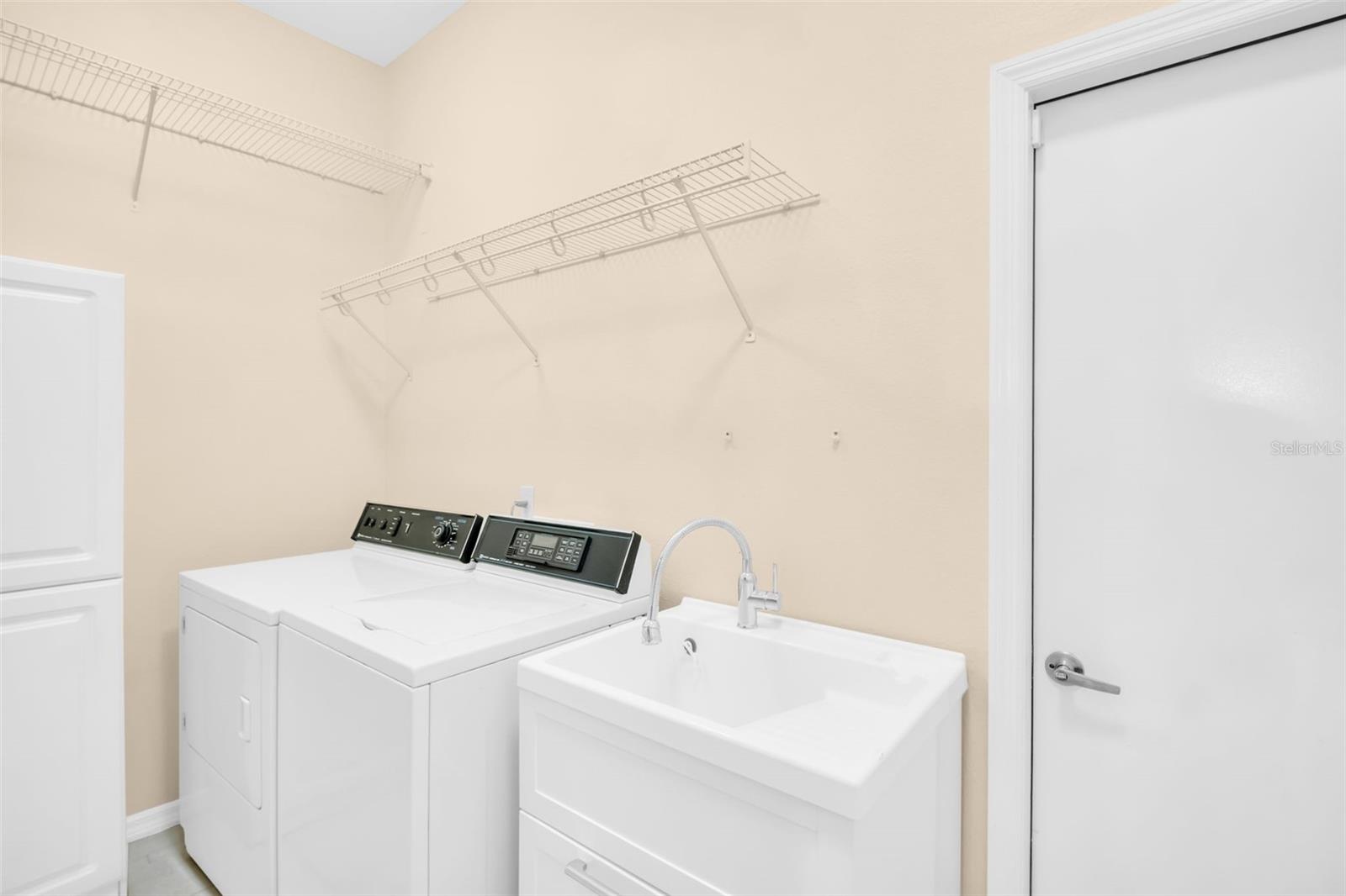 Image 44 of 59 For 12302 Seabrook Drive
