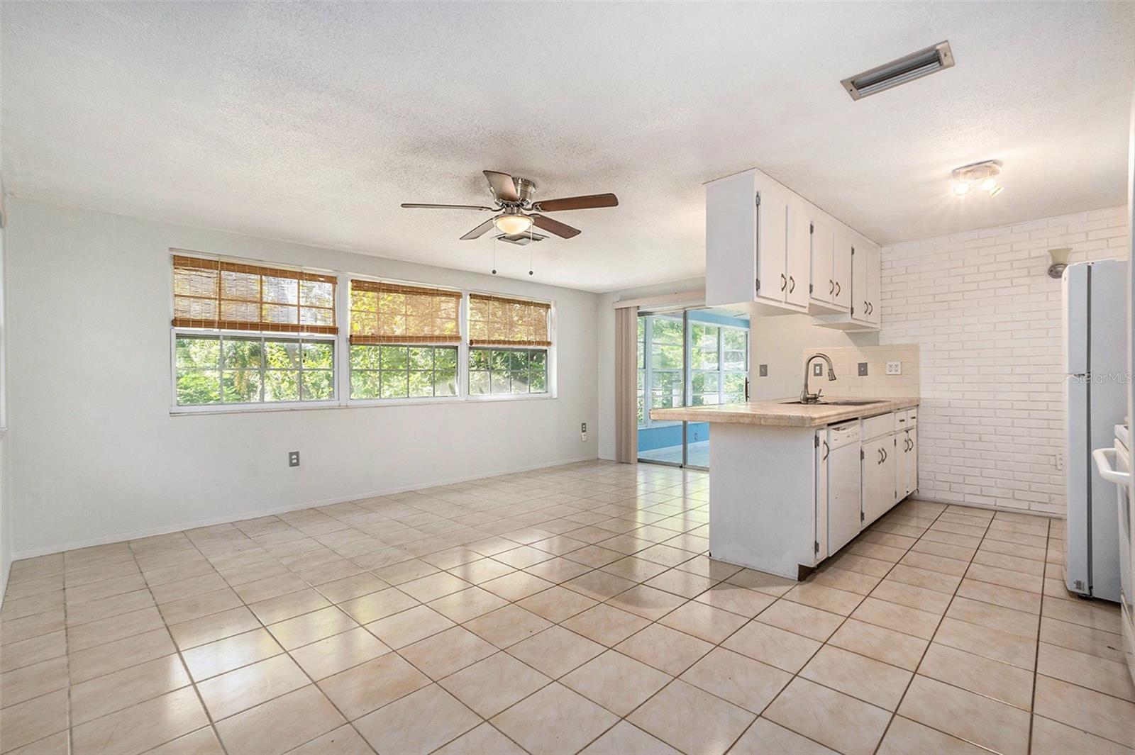 Image 11 of 36 For 10137 Oleander Drive