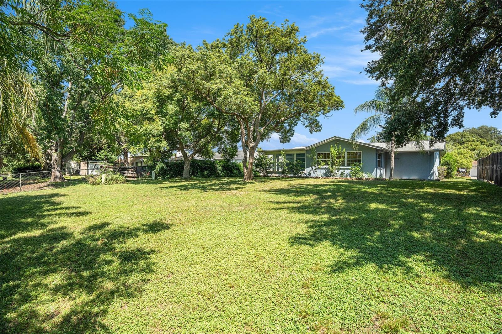 Image 33 of 36 For 10137 Oleander Drive