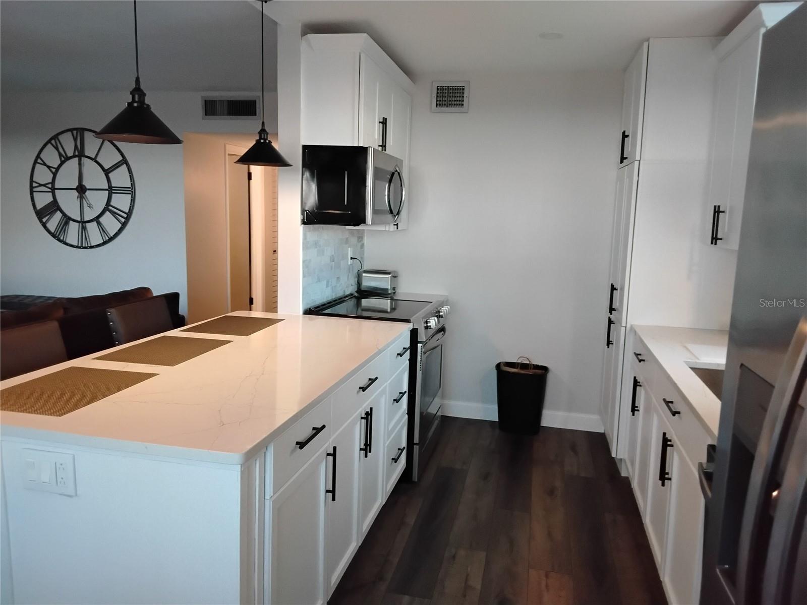Image 4 of 20 For 1235 Highland Avenue 1-101