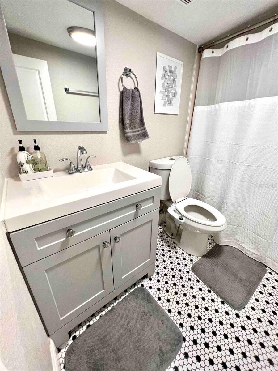Image 4 of 35 For 8710 Hamner Avenue