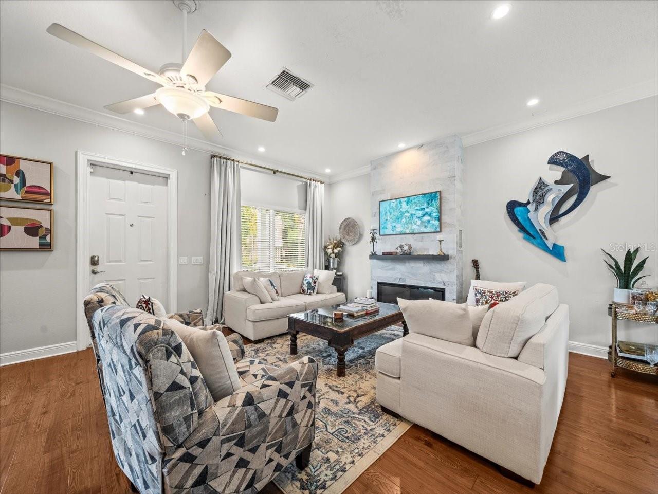 Image 11 of 49 For 254 7th Avenue N