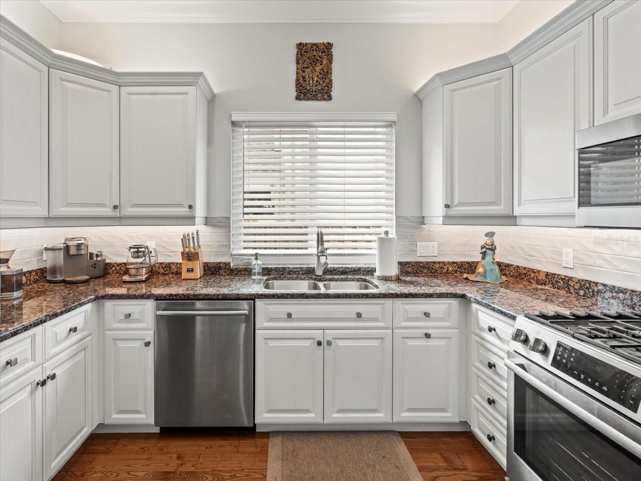 Image 21 of 49 For 254 7th Avenue N