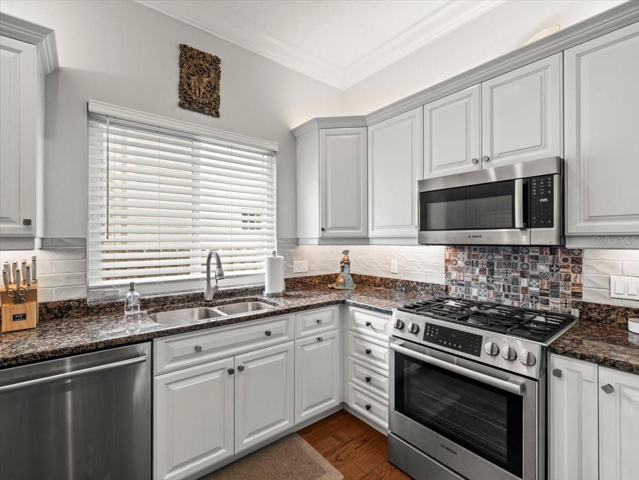 Image 22 of 49 For 254 7th Avenue N