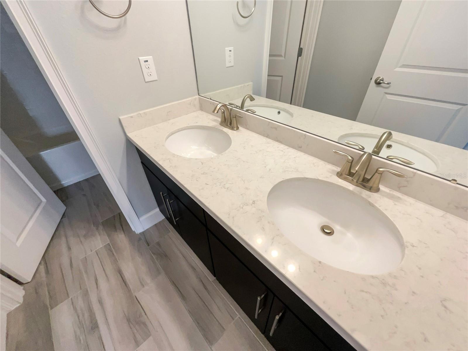 Image 20 of 30 For 705 Winterside Drive