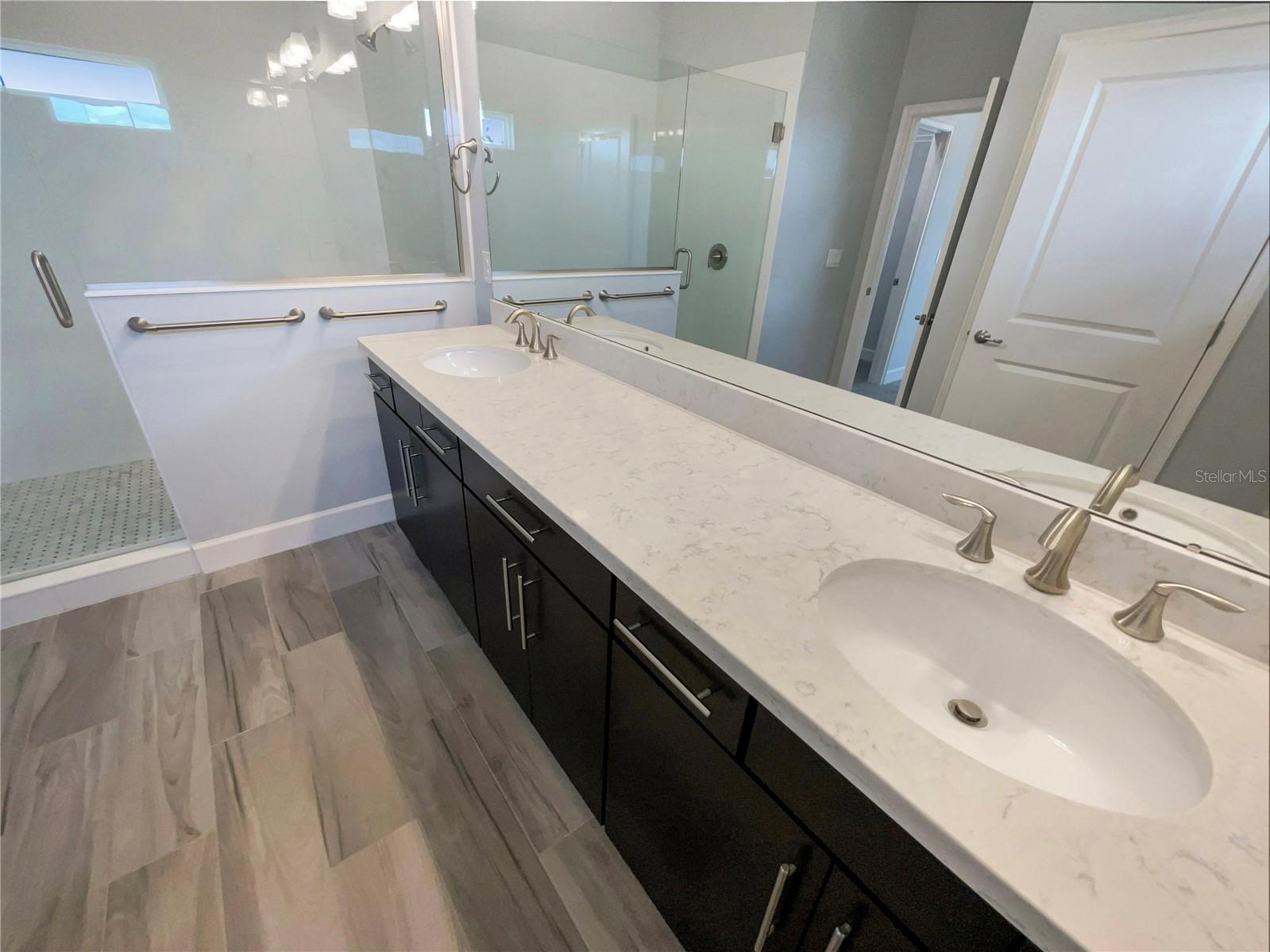 Image 21 of 30 For 705 Winterside Drive