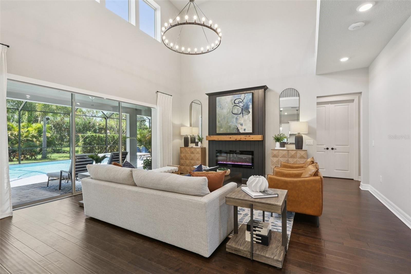 Image 14 of 99 For 842 Forest Glen Court