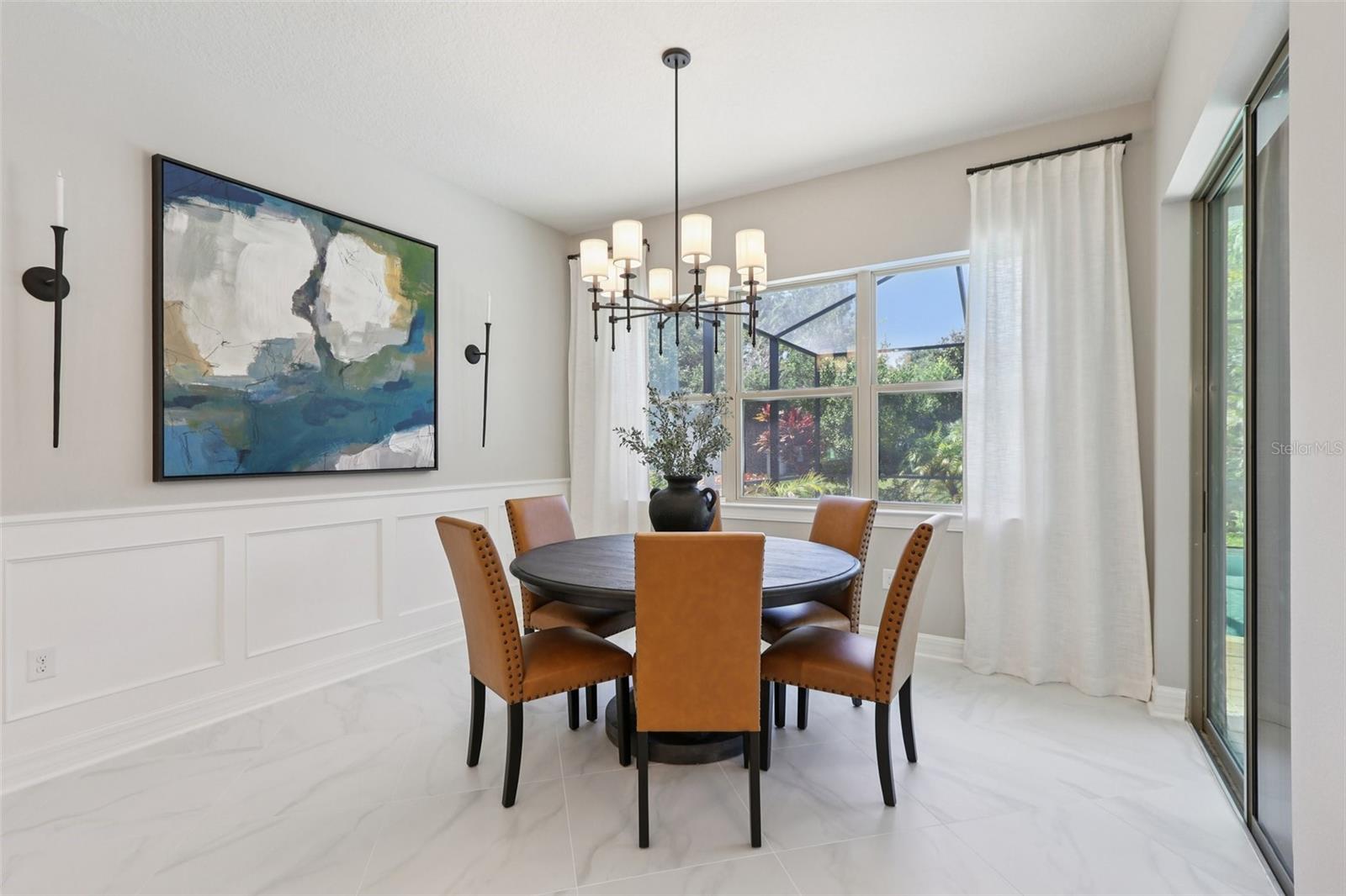 Image 32 of 99 For 842 Forest Glen Court