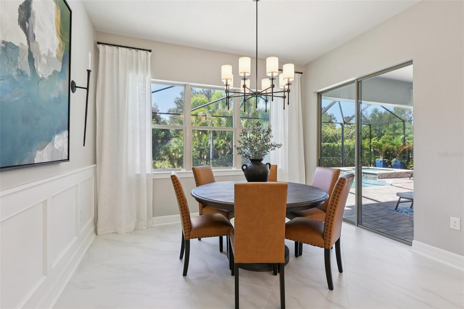 Image 33 of 99 For 842 Forest Glen Court