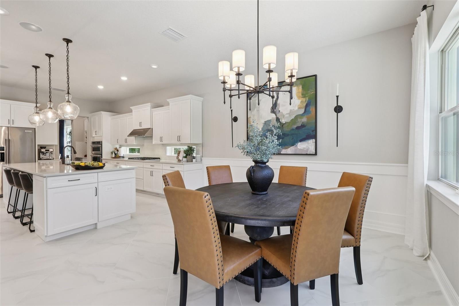 Image 34 of 99 For 842 Forest Glen Court