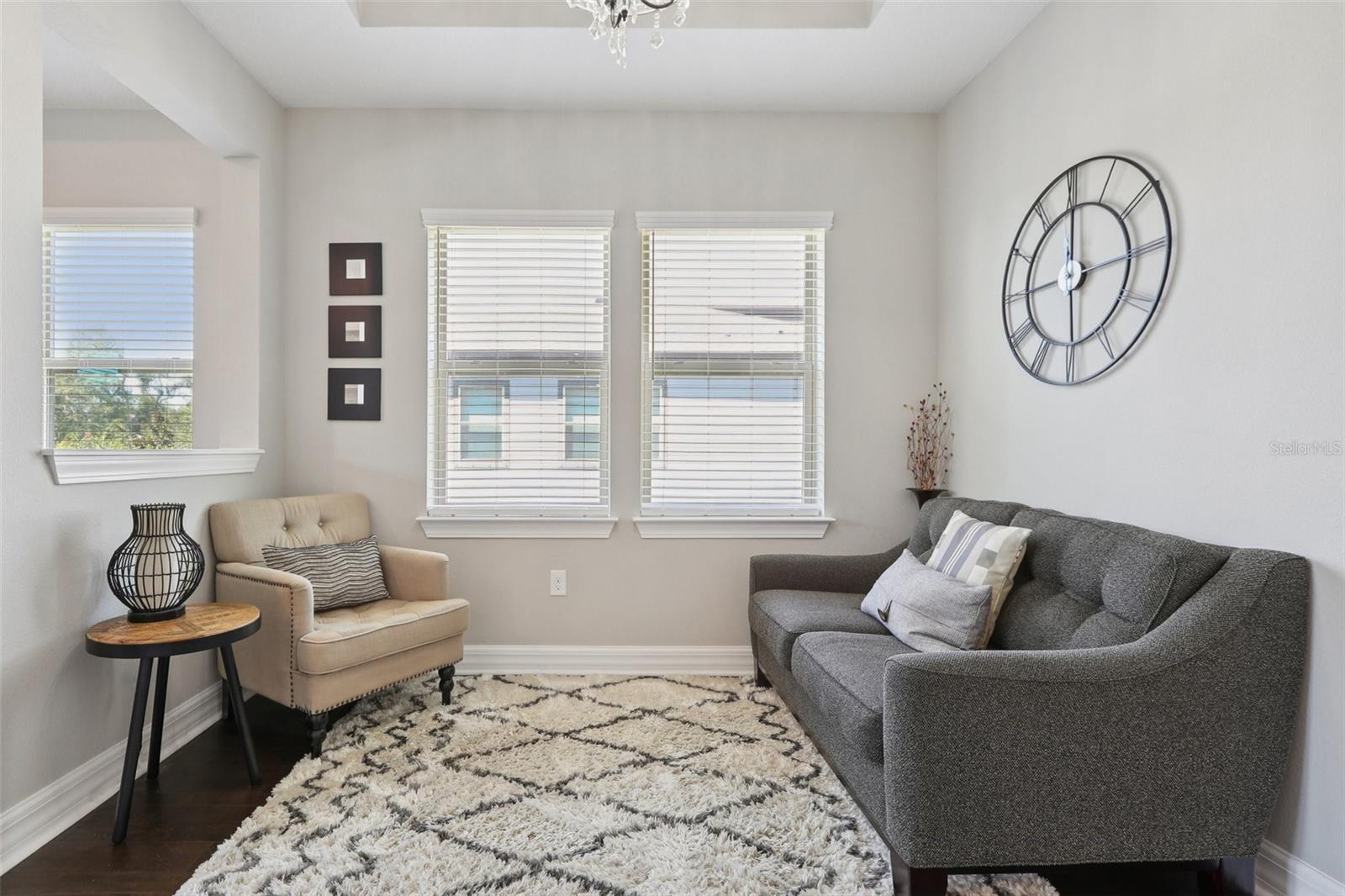 Image 43 of 99 For 842 Forest Glen Court