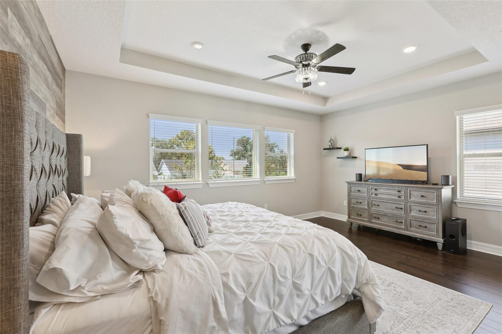 Image 49 of 99 For 842 Forest Glen Court