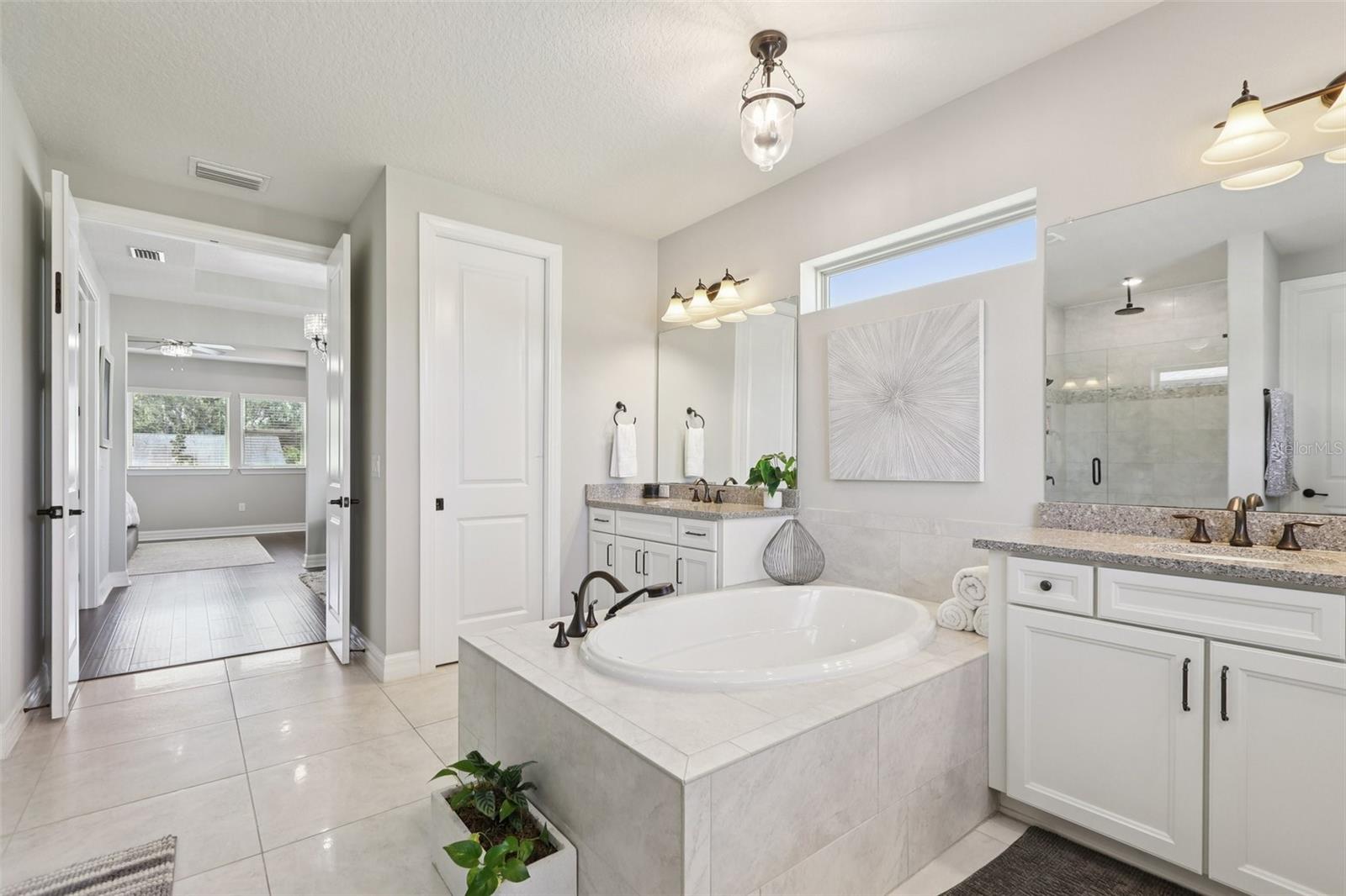 Image 53 of 99 For 842 Forest Glen Court