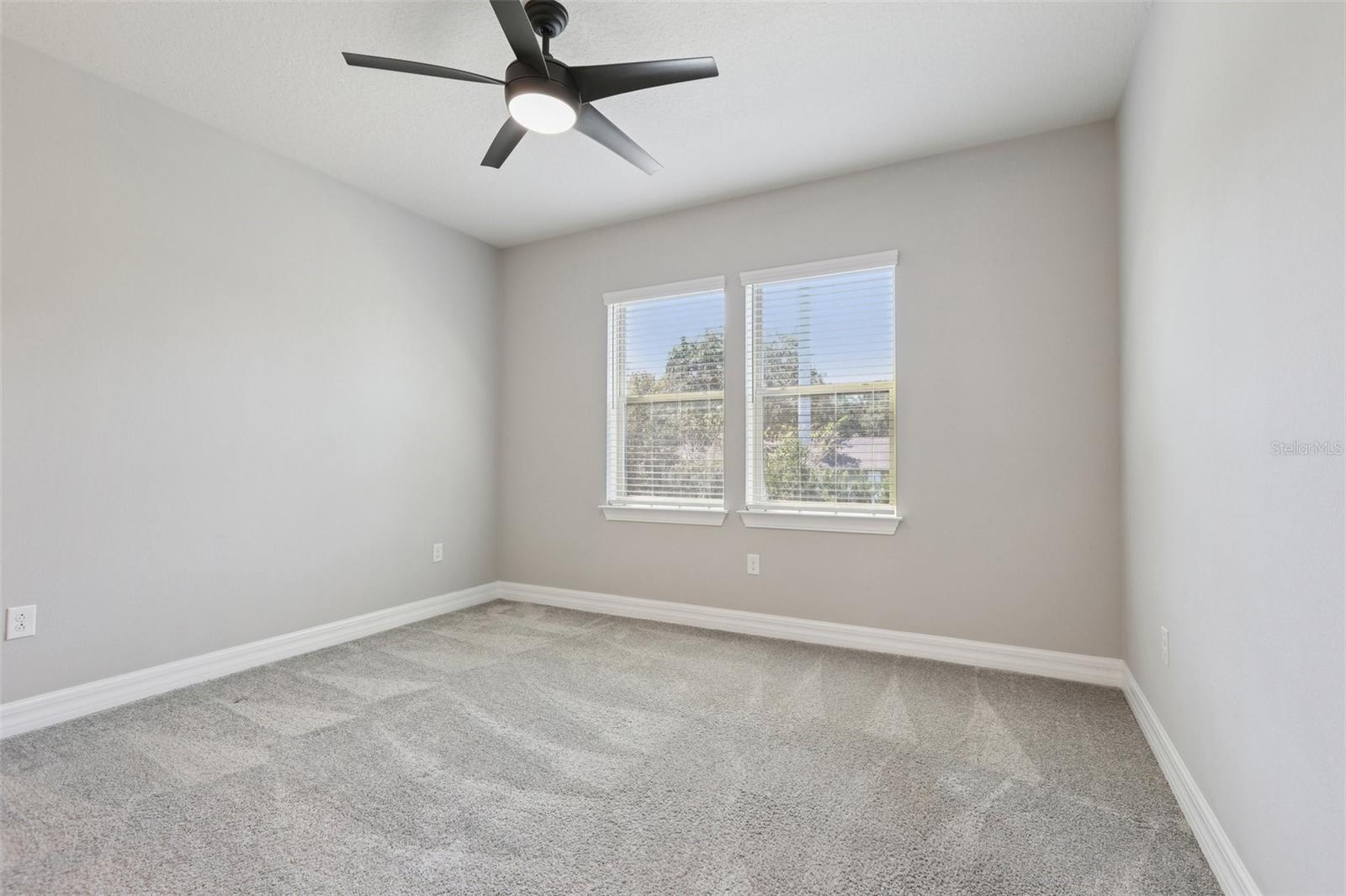 Image 61 of 99 For 842 Forest Glen Court