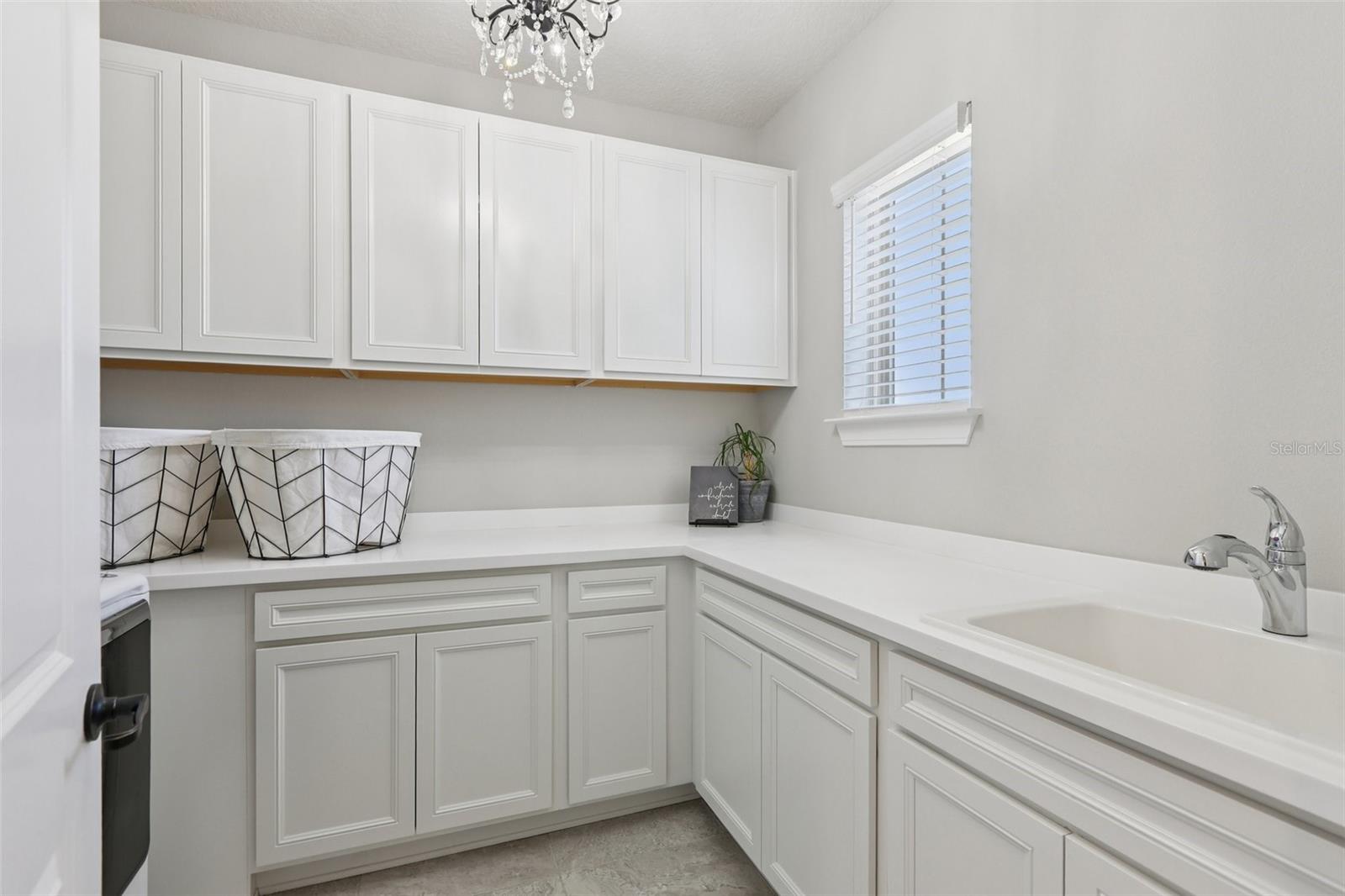 Image 64 of 99 For 842 Forest Glen Court