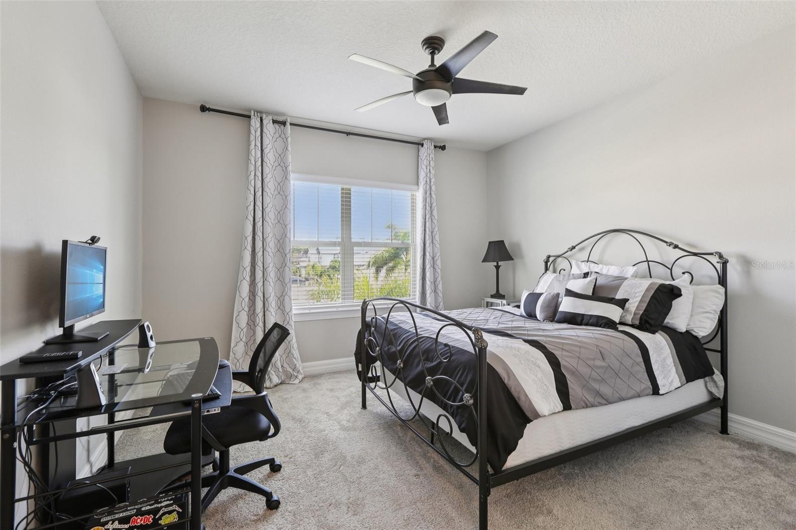 Image 66 of 99 For 842 Forest Glen Court