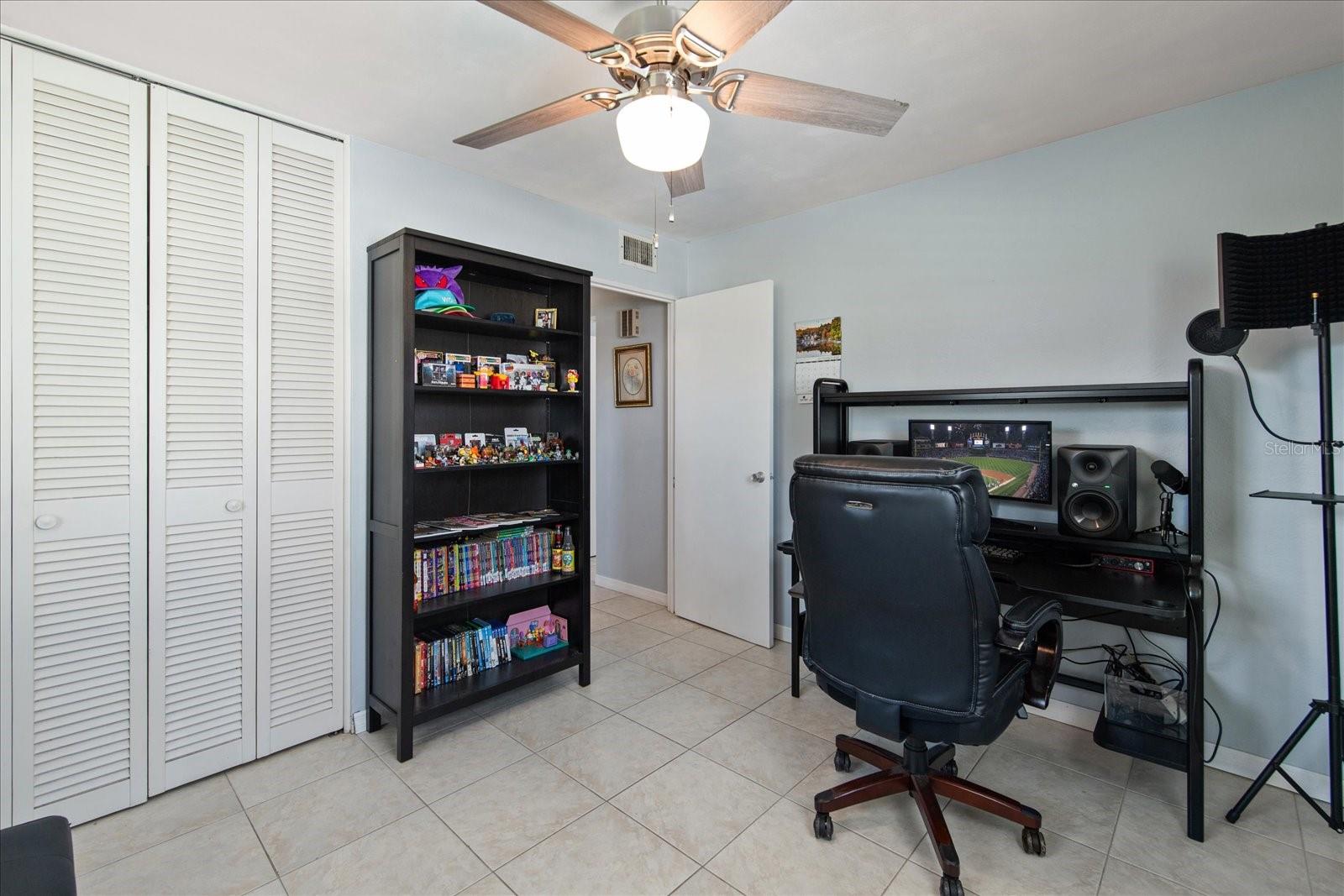 Image 16 of 23 For 11390 71st Terrace