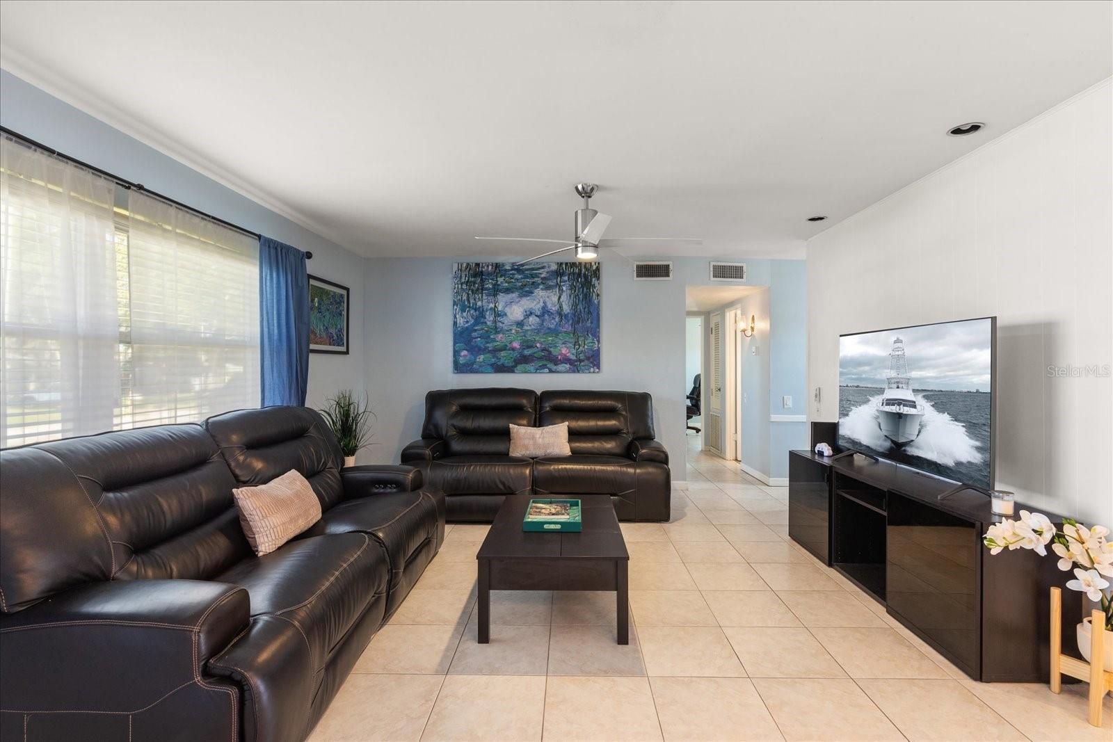 Image 4 of 23 For 11390 71st Terrace