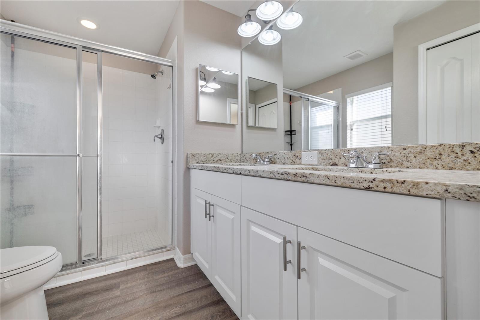 Image 16 of 26 For 18055 Glastonbury Lane