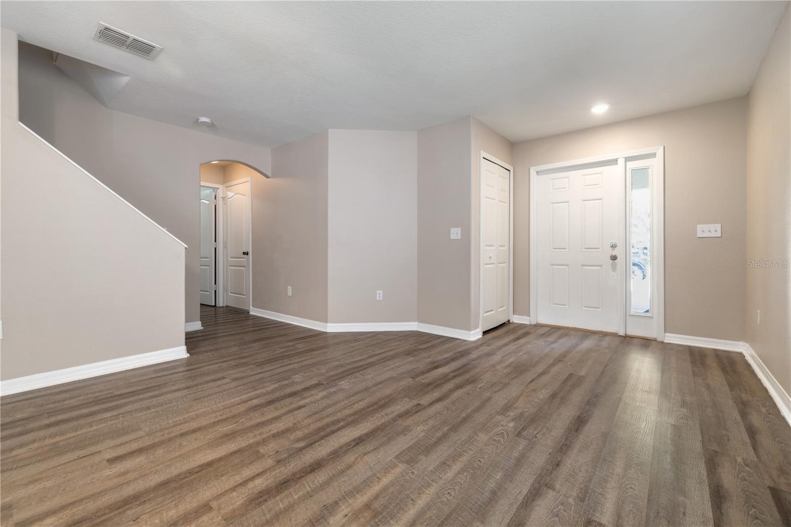 Image 4 of 26 For 18055 Glastonbury Lane