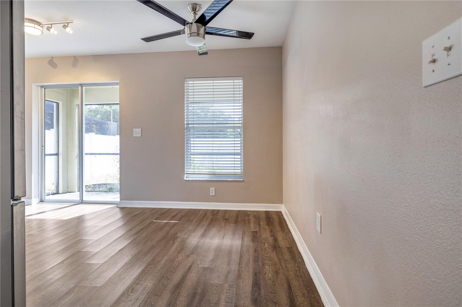 Image 7 of 26 For 18055 Glastonbury Lane
