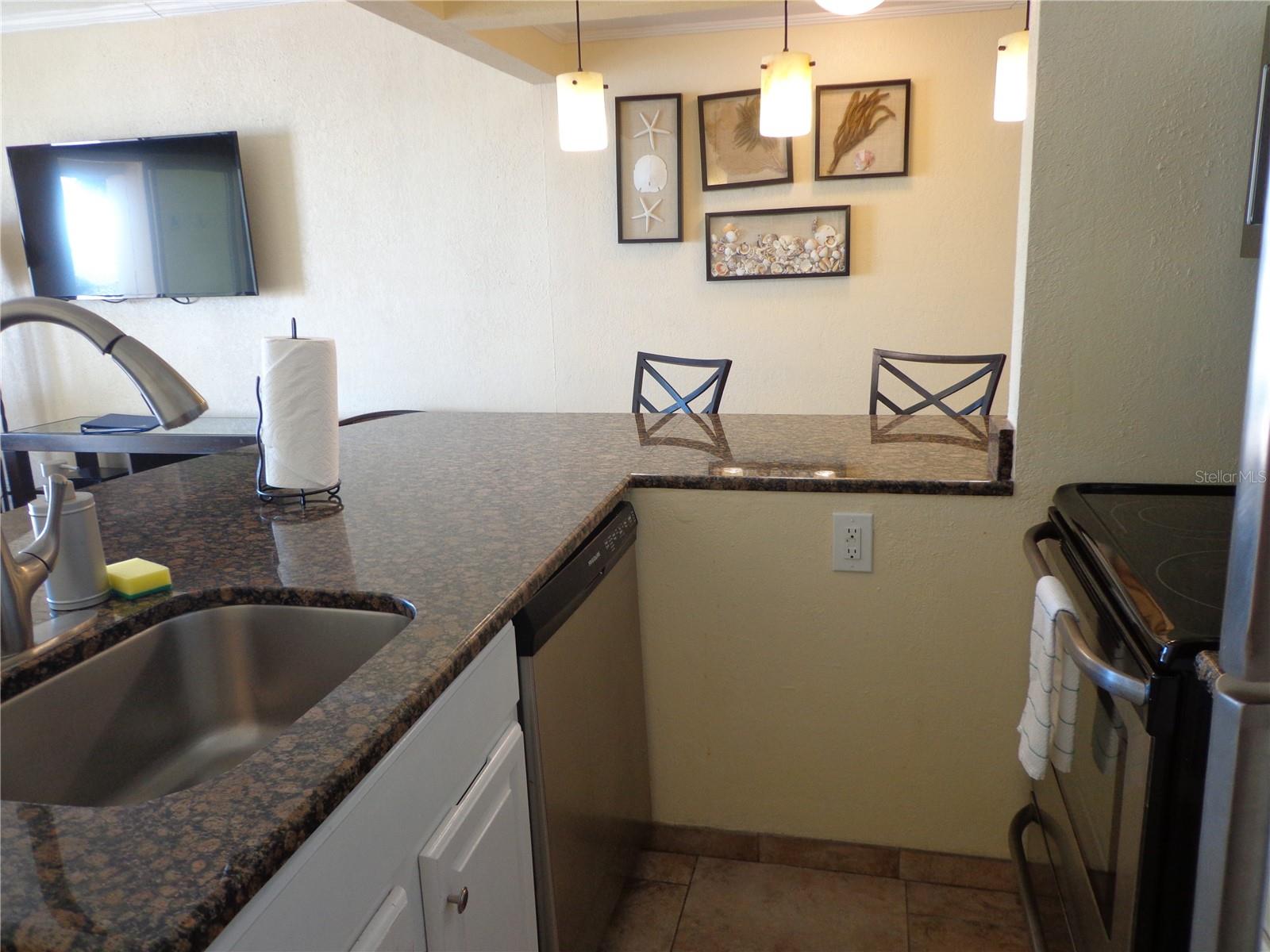 Image 10 of 29 For 2506 Rocky Point Drive 229